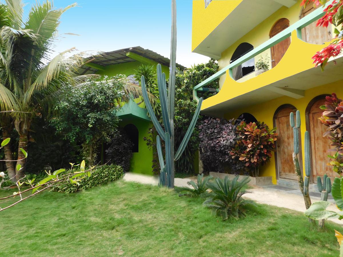Hostal Maxima Puerto Lopez Exterior photo
