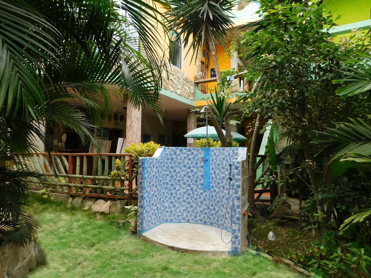 Hostal Maxima Puerto Lopez Exterior photo