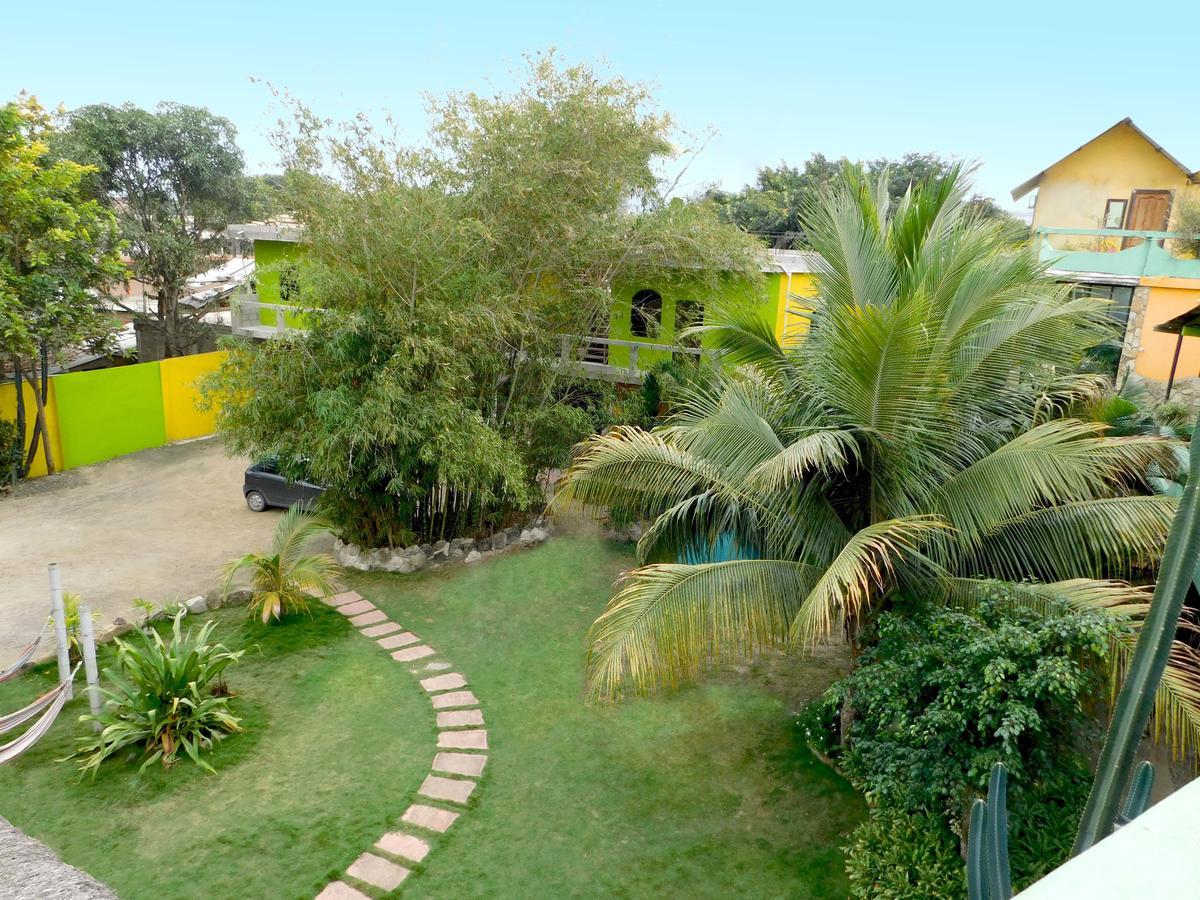 Hostal Maxima Puerto Lopez Exterior photo